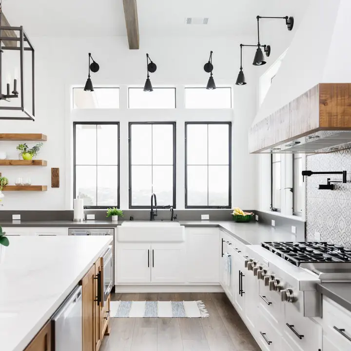 35 Professional Farmhouse Style White Kitchen Ideas to Transform Your Home