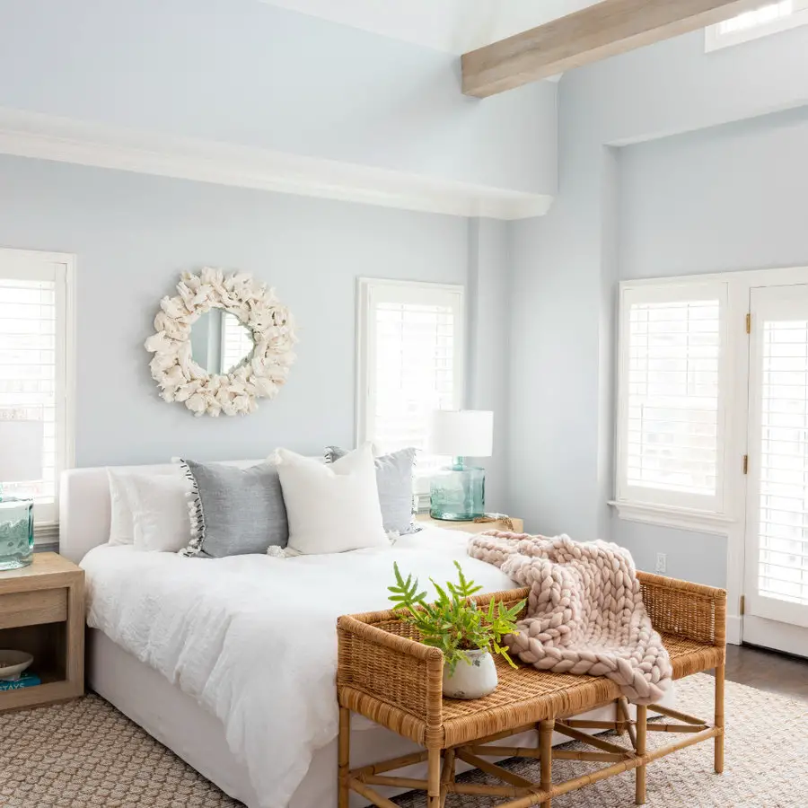 35 Beach-Style Small Bedroom Design Ideas to Transform Your Space from Top Design Professionals