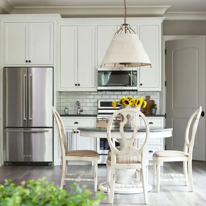 45 Eye-Catching Farmhouse Style Small Dining Room Ideas from Top Designers