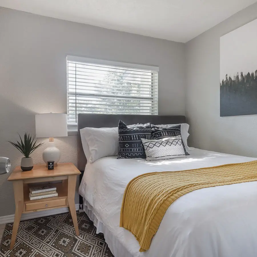 40 EyeCatching Contemporary Small Bedroom Ideas From the Pros Page 3