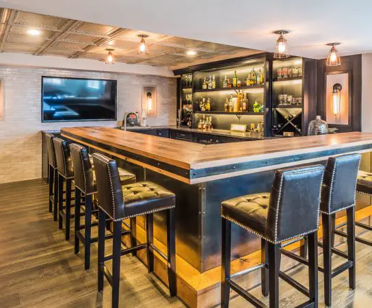 60 Timeless Traditional Home Bar Ideas from Expert Designers