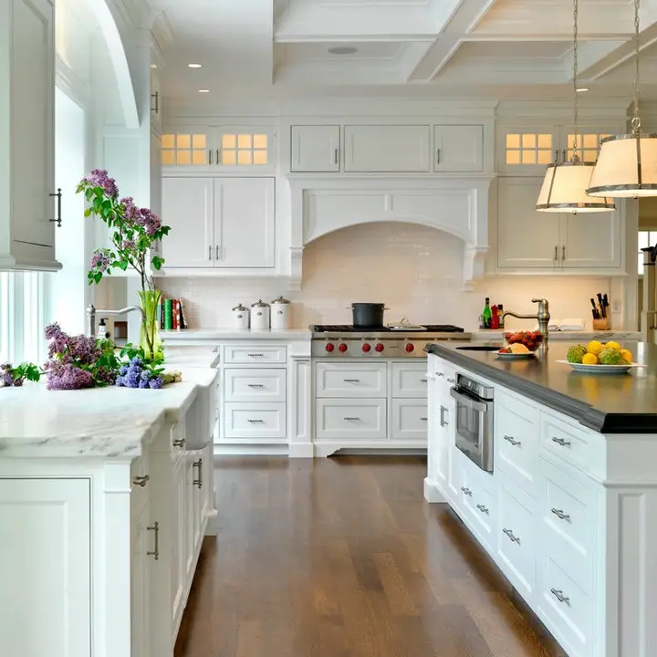 50 Stunning Traditional Style White Kitchen Ideas from Top Professionals